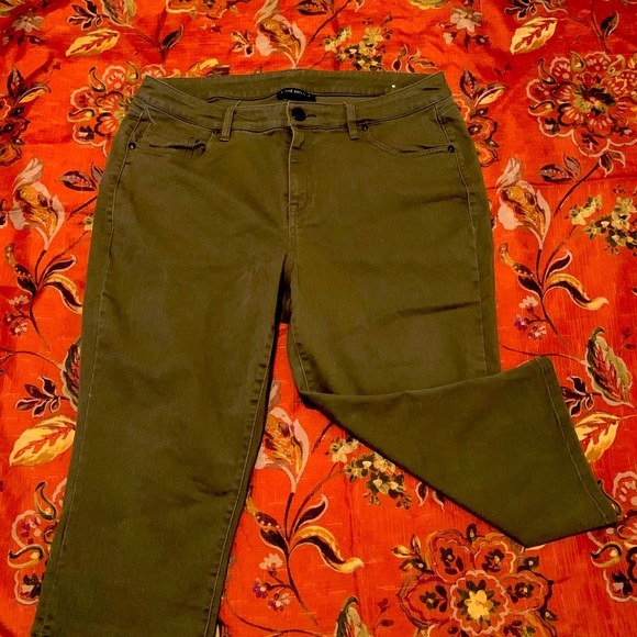 Lane Bryant Capri Jean - Picture 2 of 4